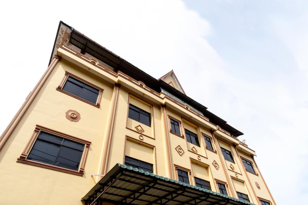 Oyo 1364 Pondok Wisata Istana XI Medan Exterior foto